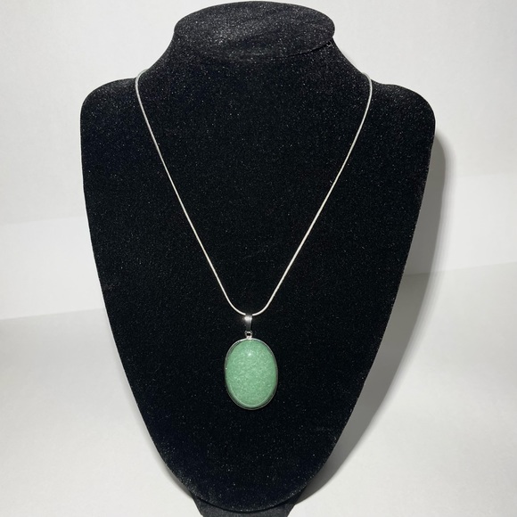 Green Aventurine Oval Necklace - Picture 2 of 2